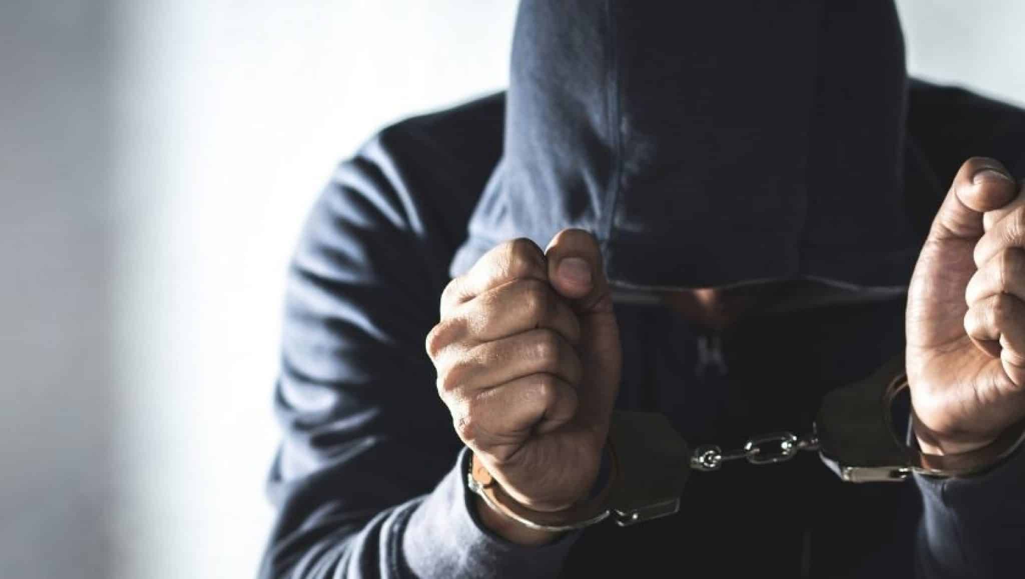 10 Best police handcuffs for law enforcement professionals for 2023