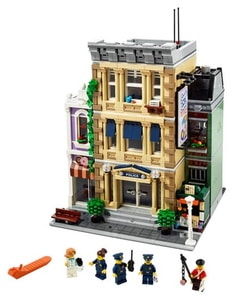 image of lego police station 10278