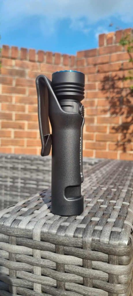 olight seeker 4 pro belt holder